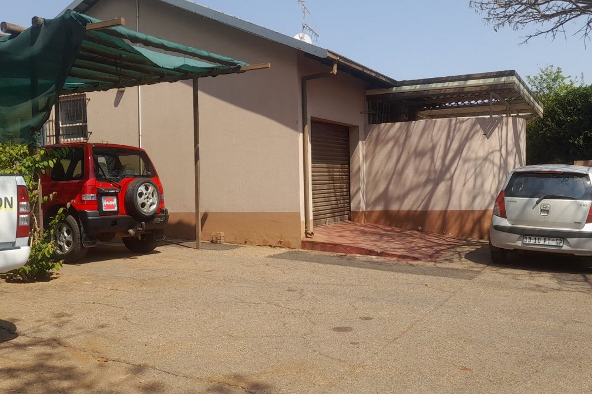 Reduced!! 3 Bedroom For SALE in Pretoria North!! - Photo 5