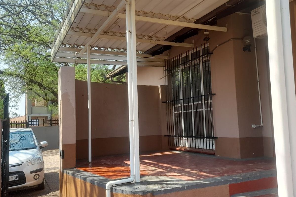 Reduced!! 3 Bedroom For SALE in Pretoria North!! - Photo 3
