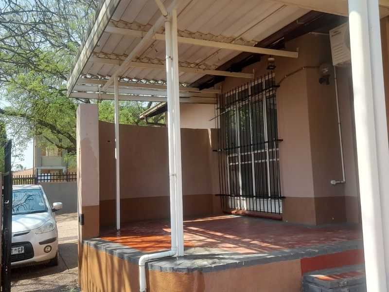 Reduced!! 3 Bedroom For SALE in Pretoria North!! - Photo 3