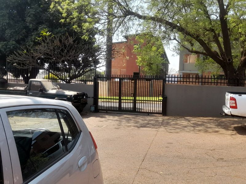 Reduced!! 3 Bedroom For SALE in Pretoria North!! - Photo 6