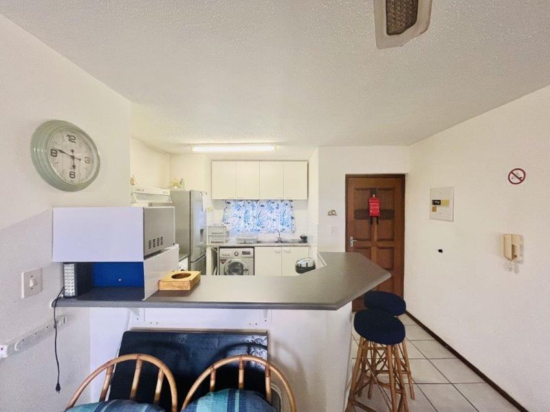 2 Bedroom Extremely Neat Apartment - Photo 10