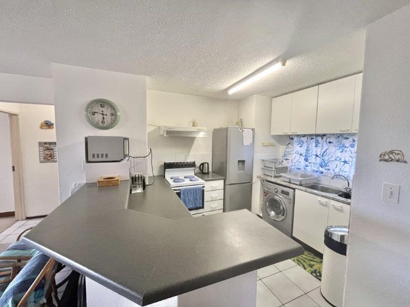 2 Bedroom Extremely Neat Apartment - Photo 9