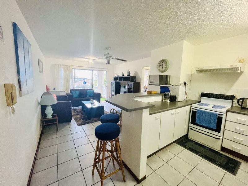 2 Bedroom Extremely Neat Apartment - Photo 6