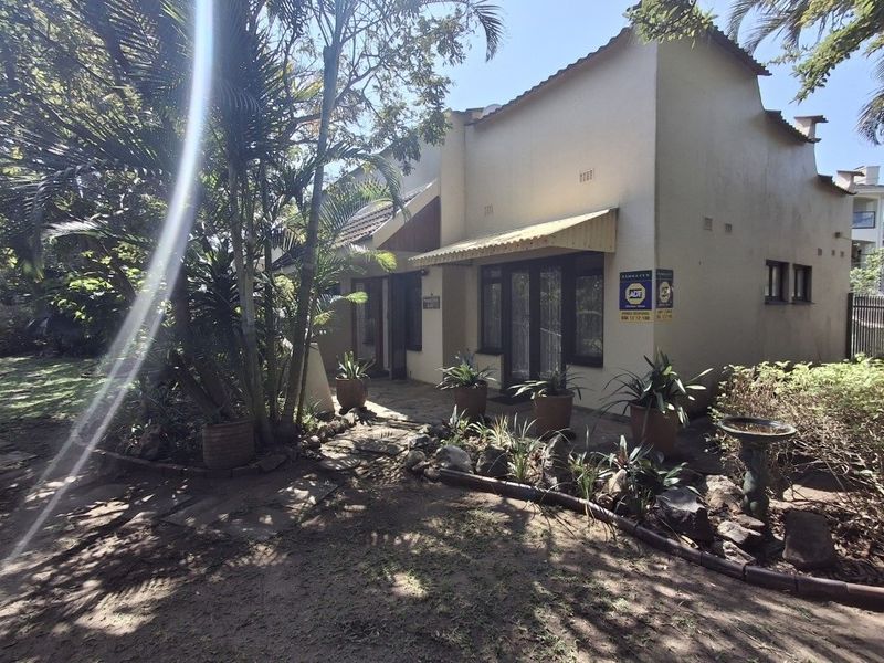 Amazing Beach Side Investment - A 100-Meter Stroll From The Beautiful Southbroom Beach... - Photo 1