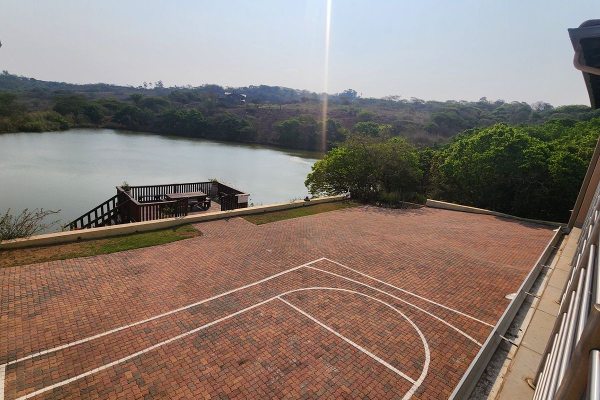 Stunning Family Hollywood Home On The Dam Off Grid - Photo 5