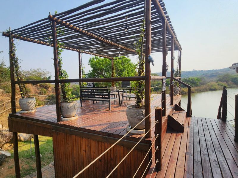 Stunning Family Hollywood Home On The Dam Off Grid - Photo 7