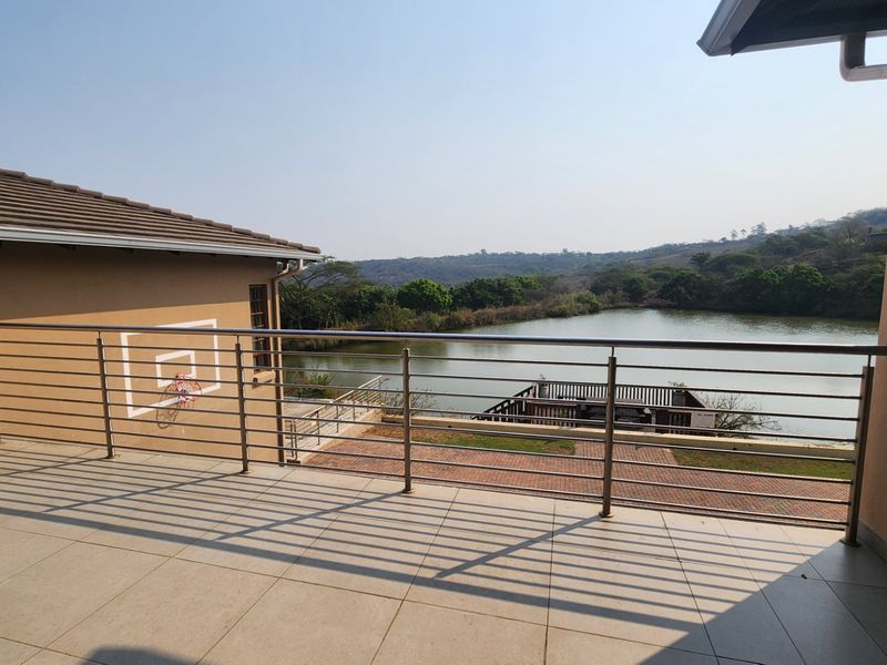 Stunning Family Hollywood Home On The Dam Off Grid - Photo 2