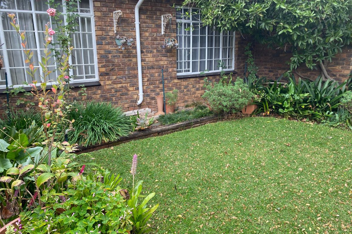 Retirement Village - Photo 4