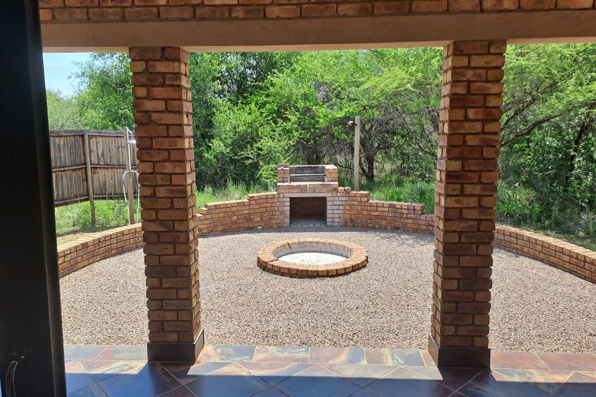 Established Lodge for Sale in Dinokeng North Big 5 game reserve - Photo 5