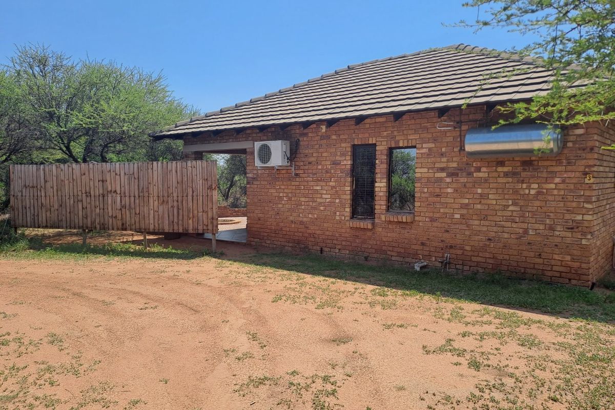 Established Lodge for Sale in Dinokeng North Big 5 game reserve - Photo 2