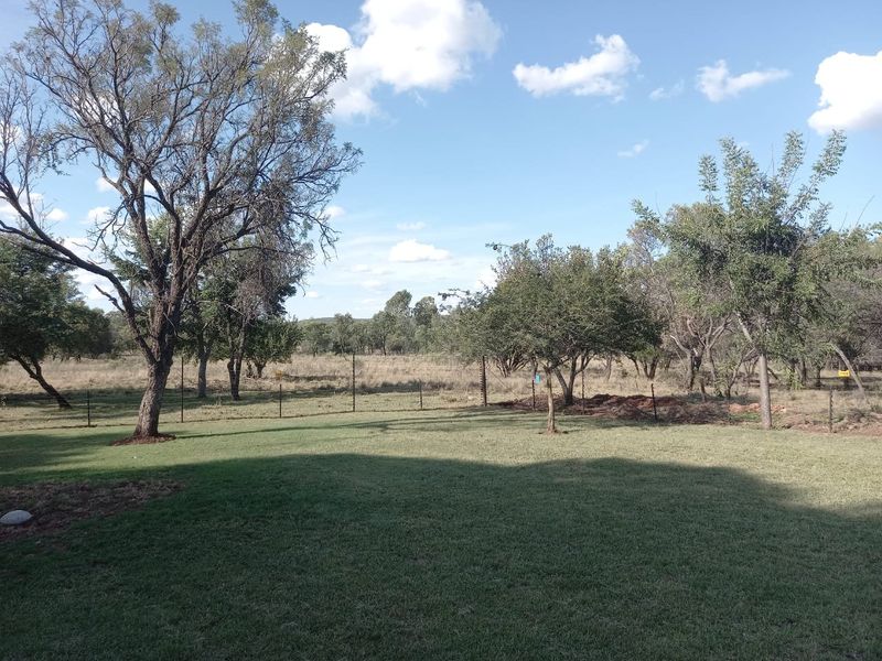 21 hectares farm with multiple dwellings and borehole and dam - Photo 5