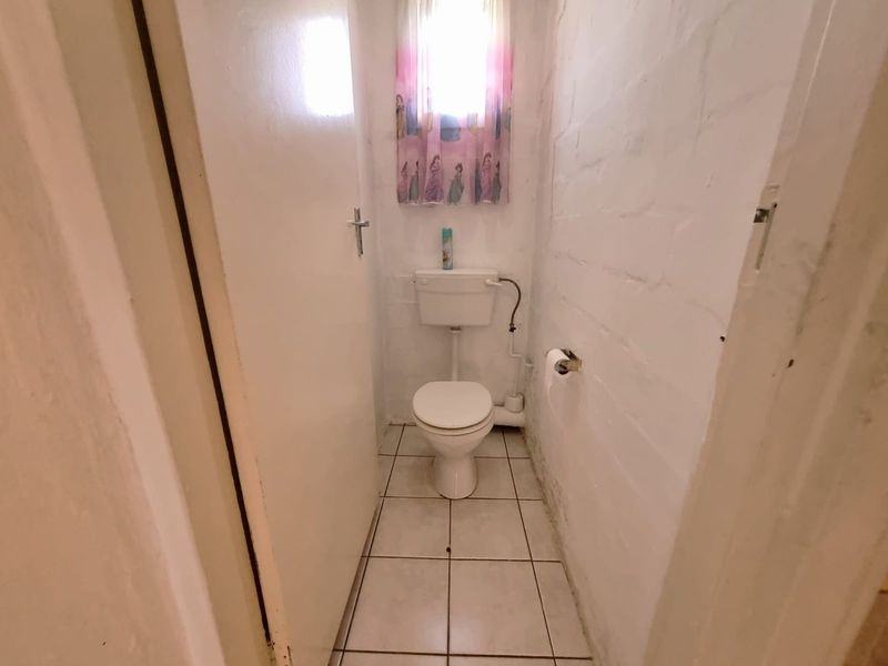 Flamingo Heights Flat for Sale: Charming, Affordable, and Convenient - Photo 7