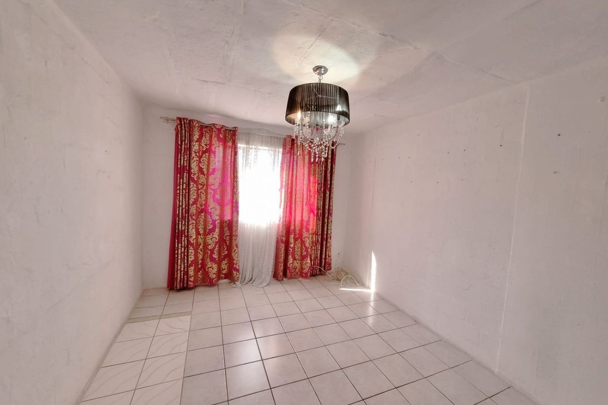 Flamingo Heights Flat for Sale: Charming, Affordable, and Convenient - Photo 3