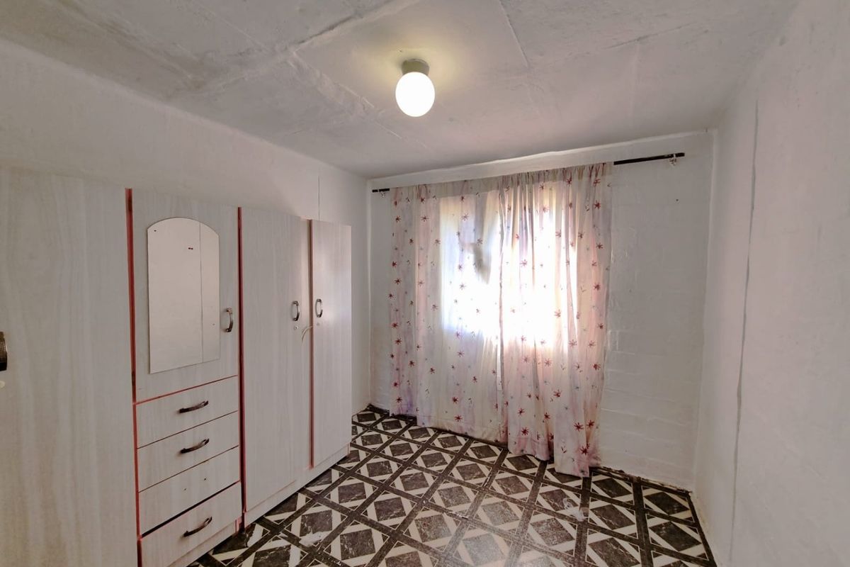 Flamingo Heights Flat for Sale: Charming, Affordable, and Convenient - Photo 4