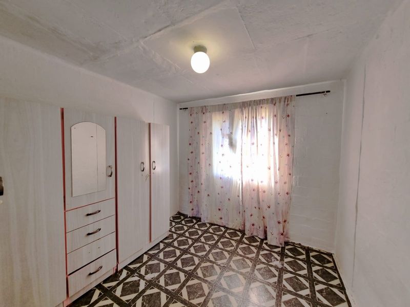 Flamingo Heights Flat for Sale: Charming, Affordable, and Convenient - Photo 4
