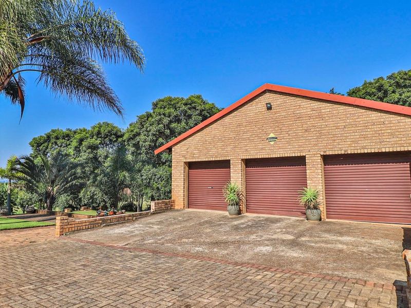 Grandeur Villa, Centrally Located, Dual Dwelling - Photo 9