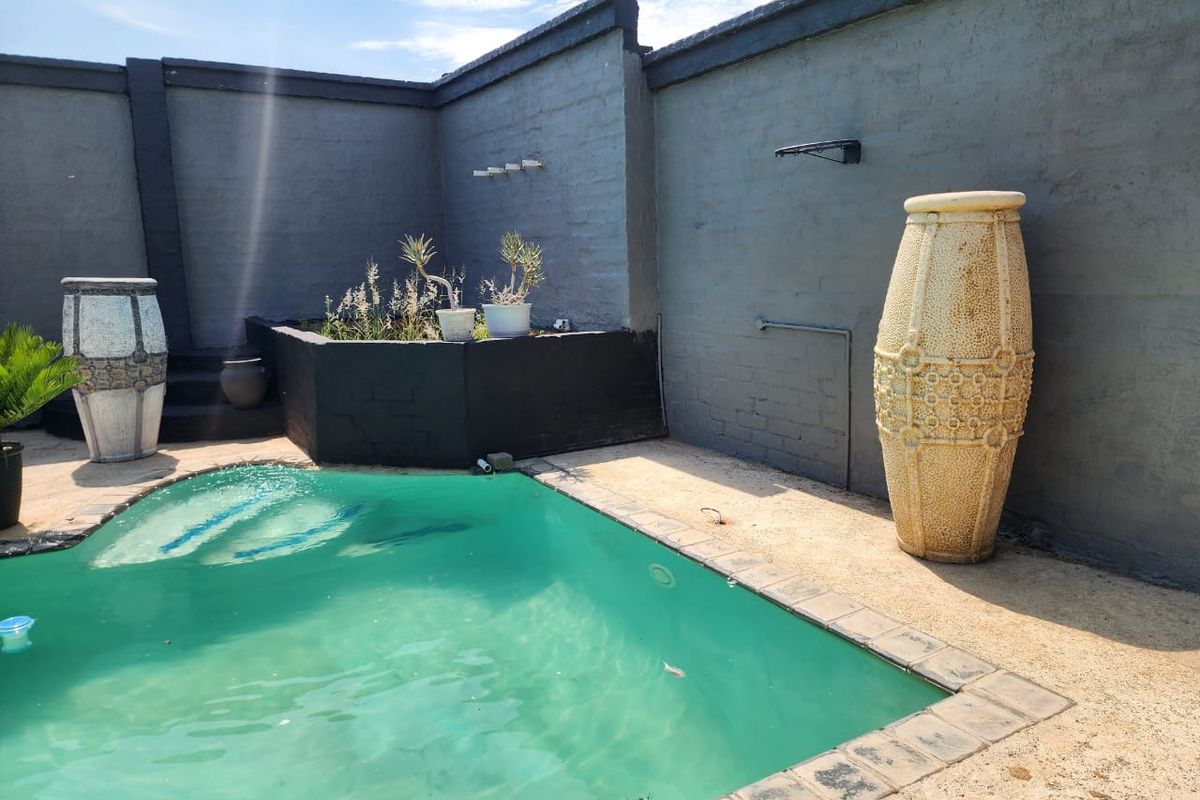 9ha Smallholding with Diverse Agricultural Operations : Pretoria  Doornpoort - Photo 4