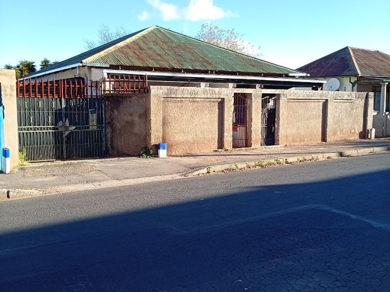 2 Semi-Detached Houses For Sale  - Photo 6
