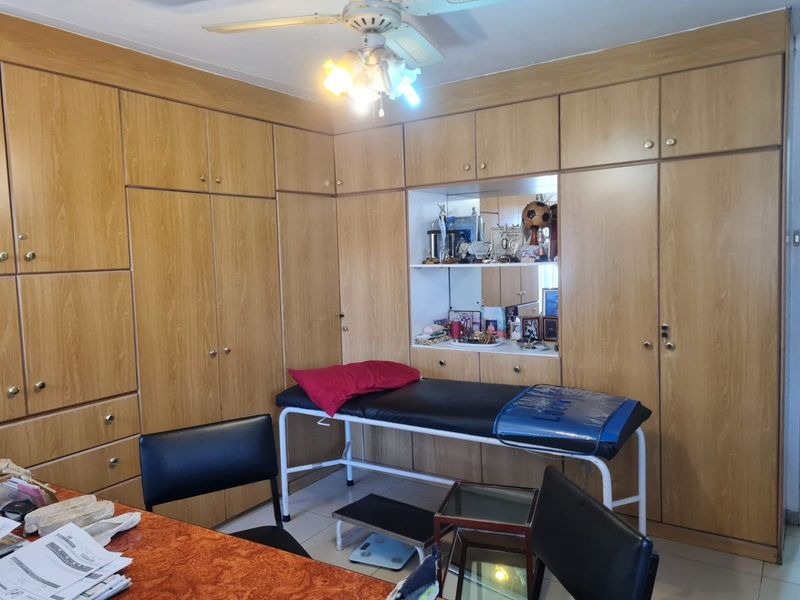 Very well positioned commercial property - Photo 6