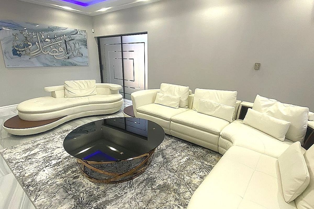 Bespoke 6 Bedroom 5 Bathroom Home For Sale in Lenasia Ext 7    - Photo 5