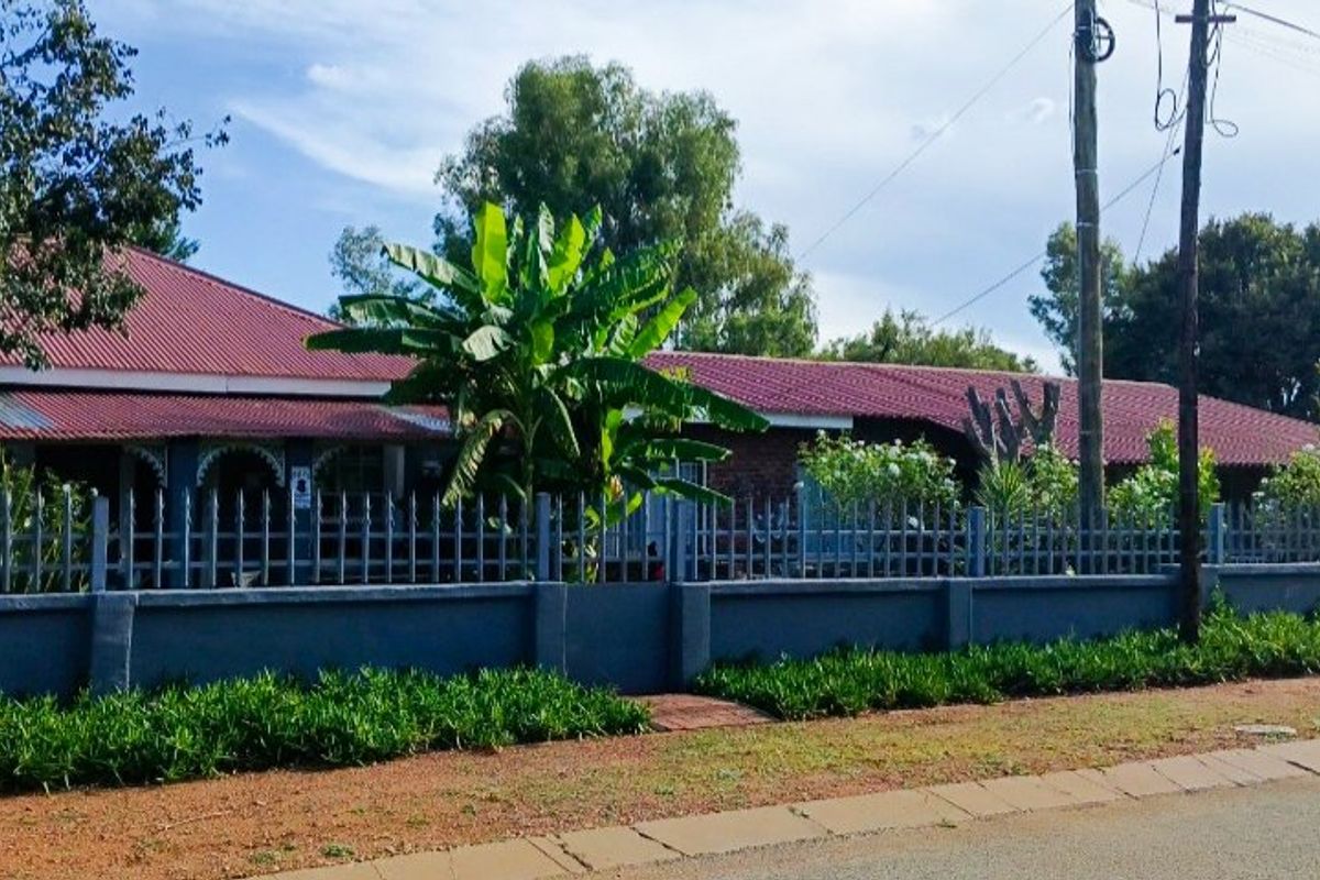 Exceptional Multi-Unit Property with Strong Rental Income Potential and Leisure Amenities - Photo 3