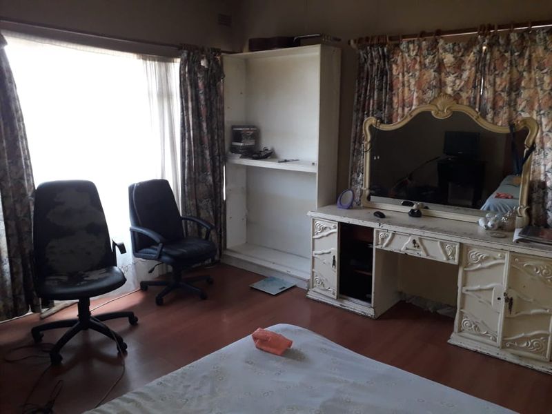 Mansion in Lenasia       - Photo 8