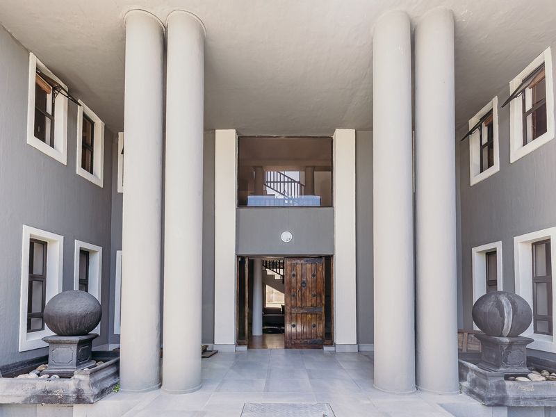 Experience Pure Opulence With One Of Southbroom's Finest Homes.... - Photo 2