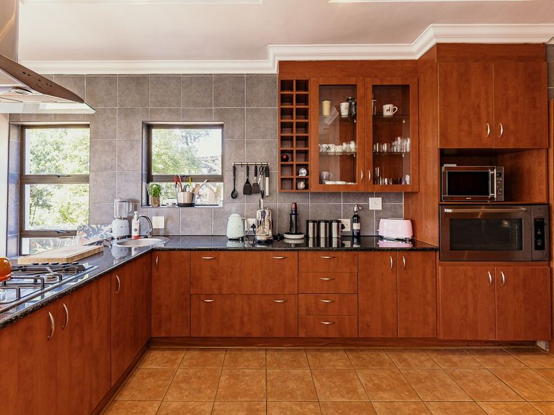 Experience Pure Opulence With One Of Southbroom's Finest Homes.... - Photo 9