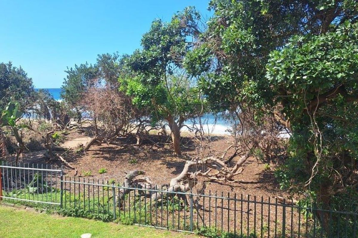 Three Bedroom Townhouse On Hibberdene Beach - Photo 4