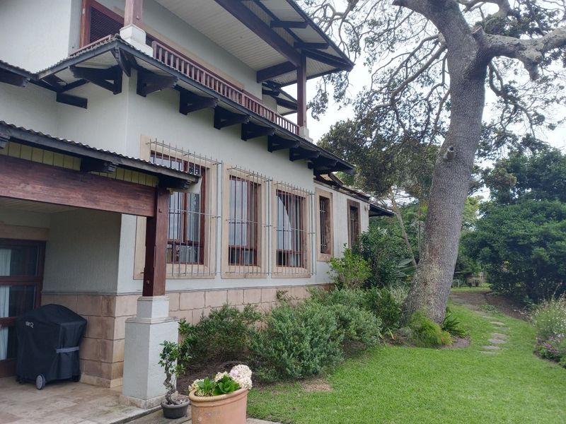 Opulent Family Home With Captivating Ocean And Golf Course Views!! - Photo 8