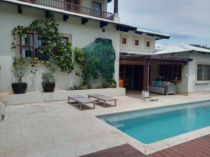 Opulent Family Home With Captivating Ocean And Golf Course Views!! - Photo 3