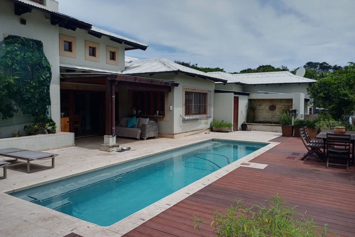 Opulent Family Home With Captivating Ocean And Golf Course Views!! - Photo 2