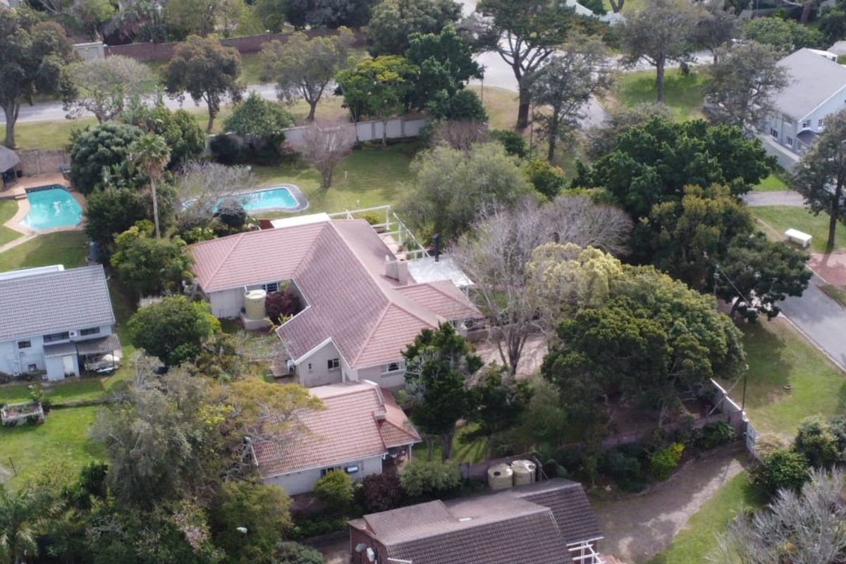 **Exquisite Urban Farm Residence in the Prestigious Upper Walmer Area** - Photo 3