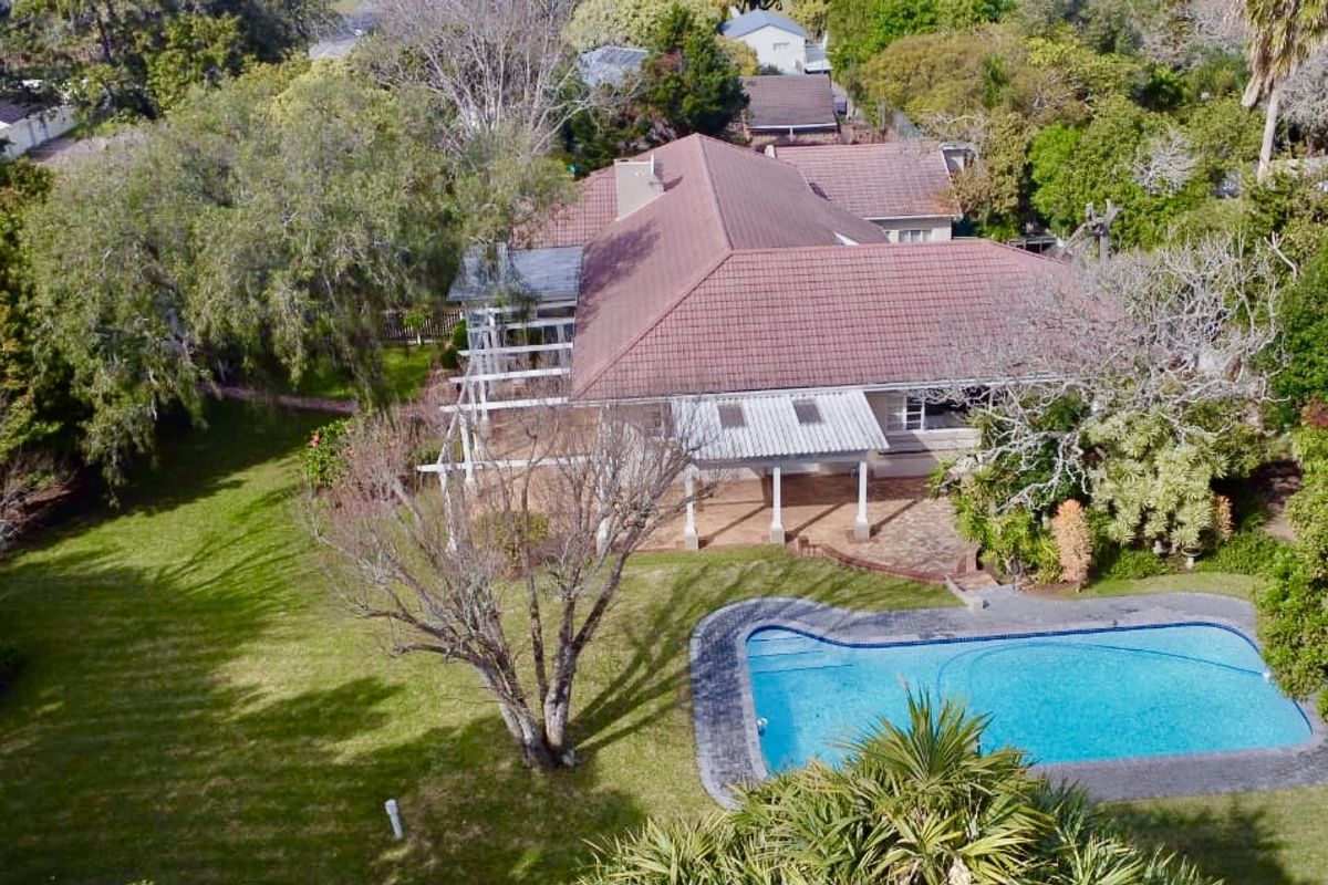 **Exquisite Urban Farm Residence in the Prestigious Upper Walmer Area** - Photo 4