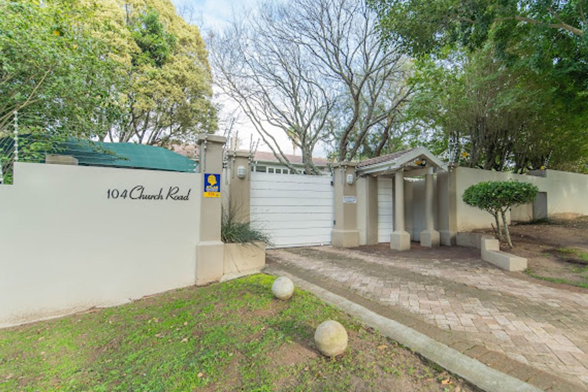 **Exquisite Urban Farm Residence in the Prestigious Upper Walmer Area** - Photo 2