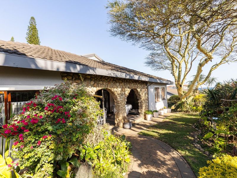 Spacious Fully Furnished Home - Photo 2