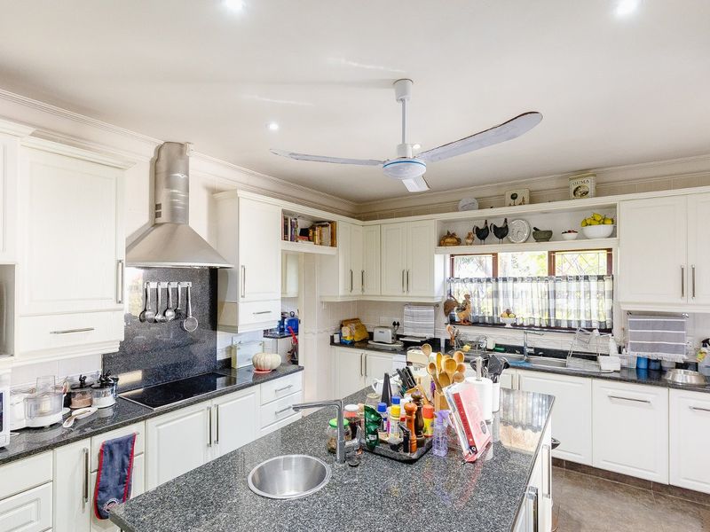 Spacious Fully Furnished Home - Photo 5