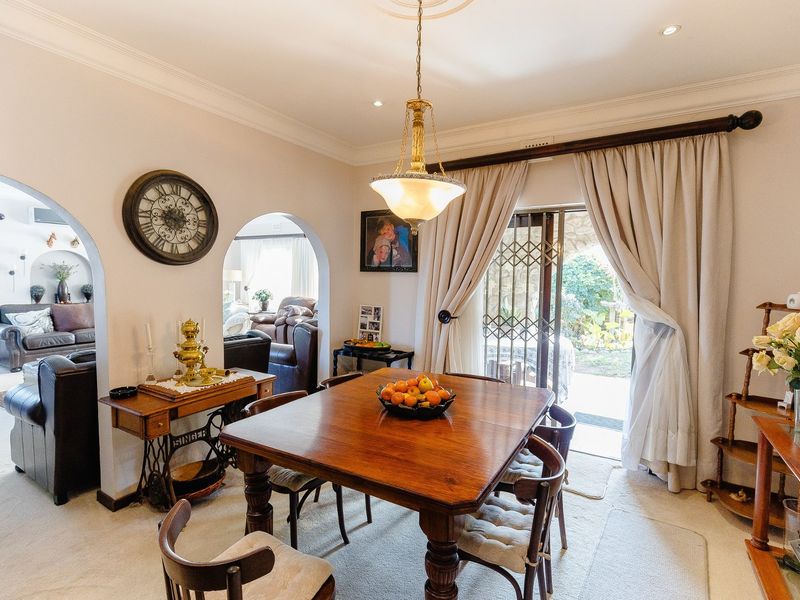 Spacious Fully Furnished Home - Photo 10