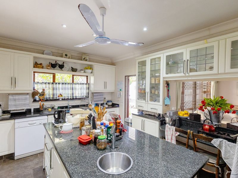 Spacious Fully Furnished Home - Photo 8