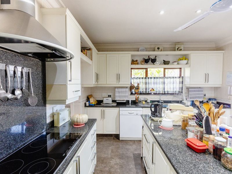 Spacious Fully Furnished Home - Photo 7