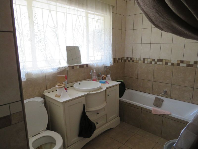 3 Bedroom House for Sale - Photo 7