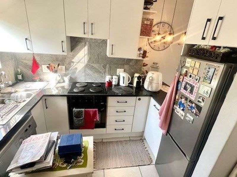 Beautiful 2 Bedroom Apartment In Uvongo - PET FRIENDLY !!! - Photo 5