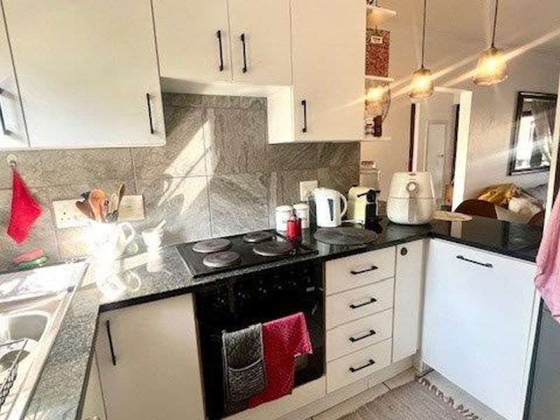 Beautiful 2 Bedroom Apartment In Uvongo - PET FRIENDLY !!! - Photo 6