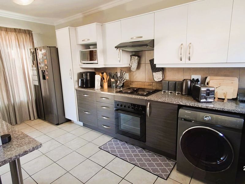 Excellent Investment with Tenant! - Photo 5