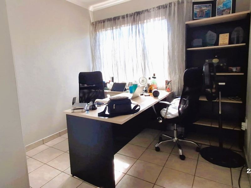 Excellent Investment with Tenant! - Photo 8