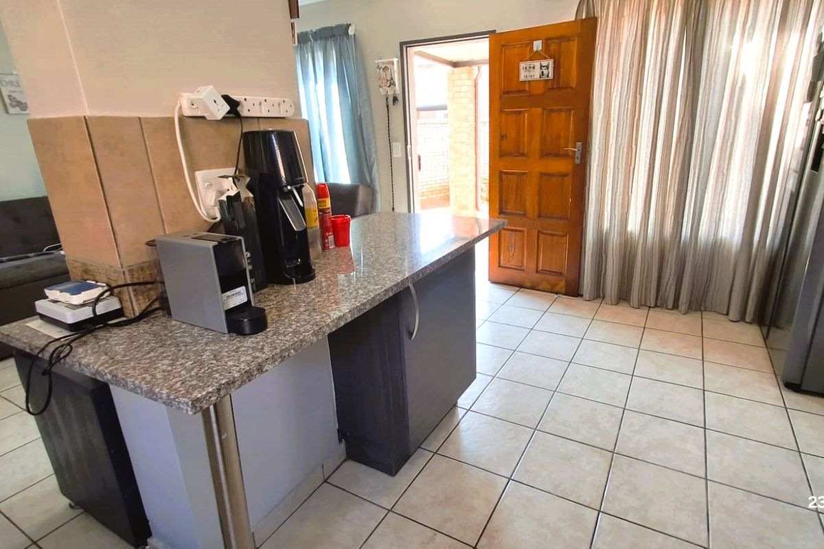 Excellent Investment with Tenant! - Photo 3