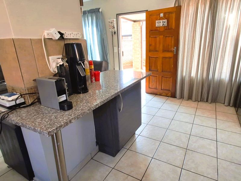 Excellent Investment with Tenant! - Photo 3