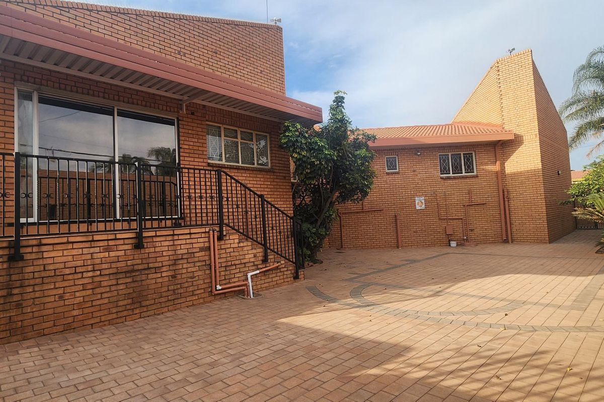 Practical & Affordable Family Home for Sale in Laudium - Photo 3
