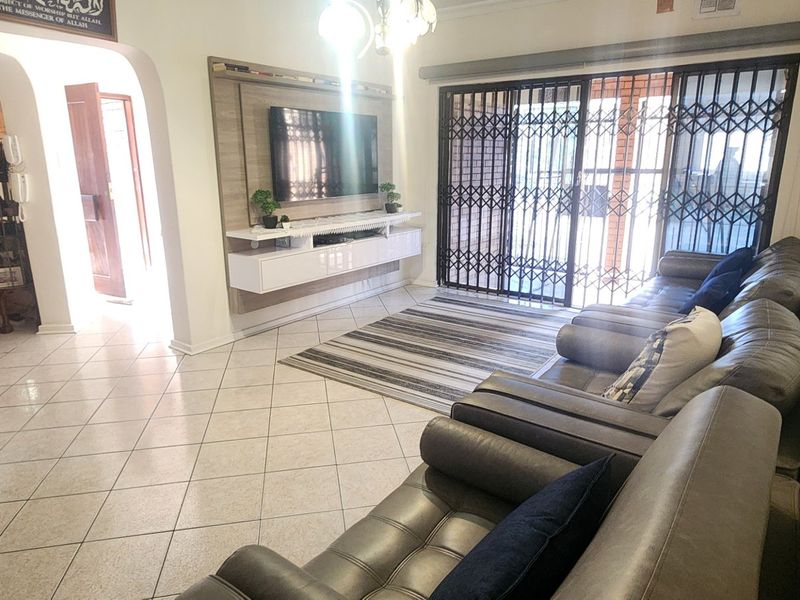 Practical & Affordable Family Home for Sale in Laudium - Photo 10