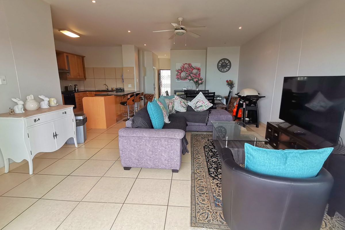 Retire or live here permanently - close to the beach and lagoon.  - Photo 3